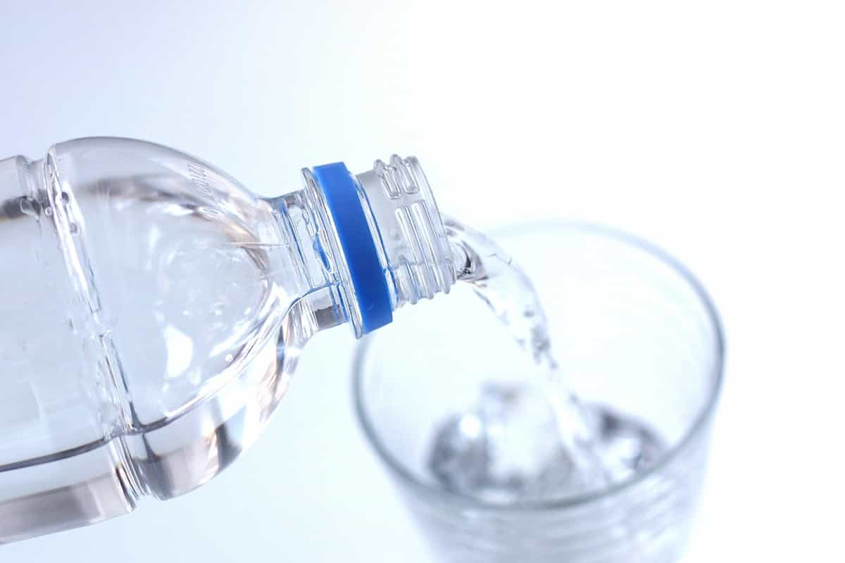 脱水を防ぐ水分と電解質の摂取方法